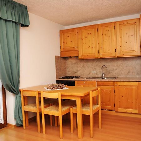 Residence Marisol Camere & Appartamenti - Mezzana Centre Экстерьер фото