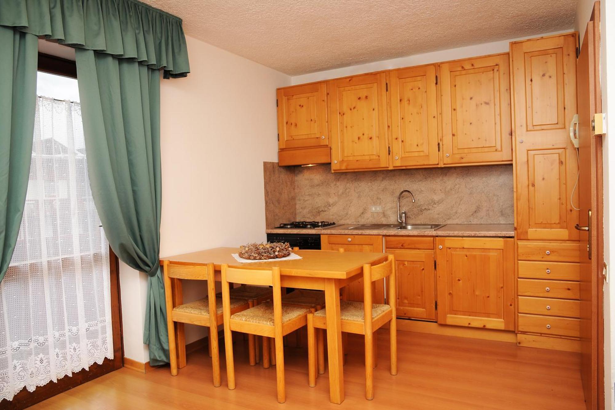 Residence Marisol Camere & Appartamenti - Mezzana Centre Экстерьер фото