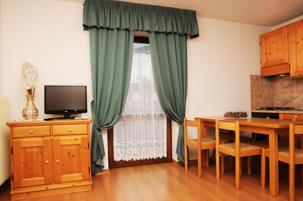 Residence Marisol Camere & Appartamenti - Mezzana Centre Номер фото