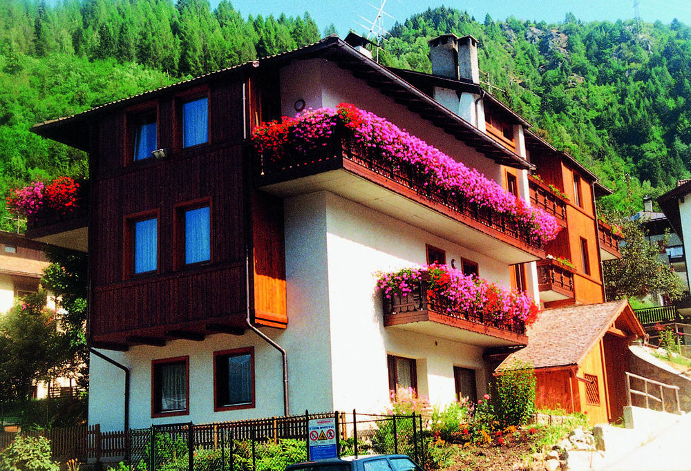 Residence Marisol Camere & Appartamenti - Mezzana Centre Экстерьер фото