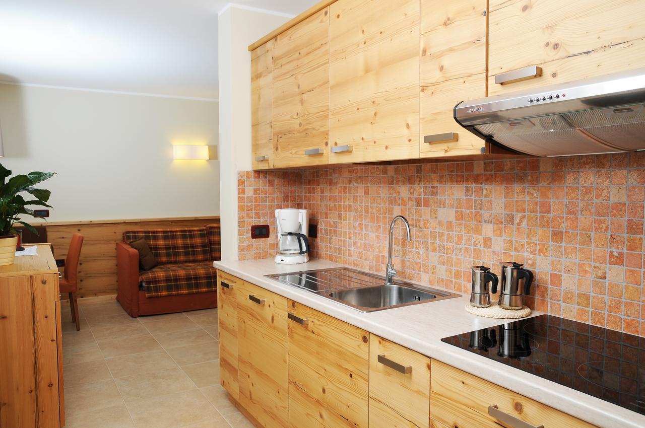 Residence Marisol Camere & Appartamenti - Mezzana Centre Экстерьер фото