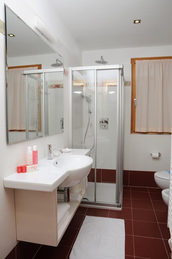 Residence Marisol Camere & Appartamenti - Mezzana Centre Экстерьер фото